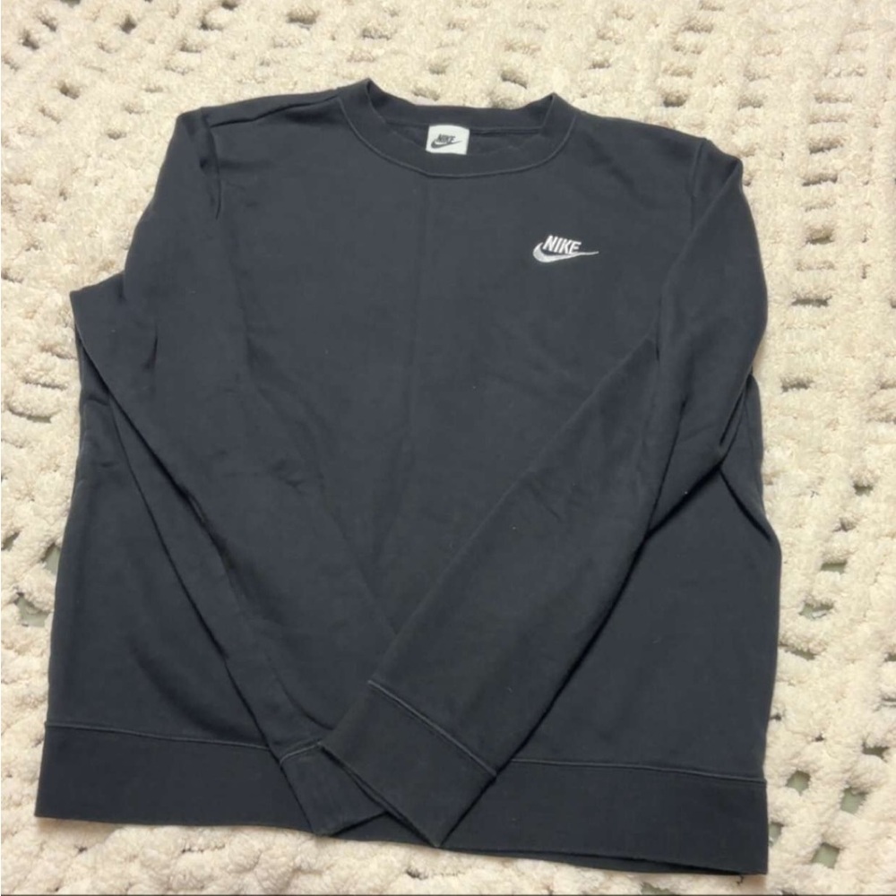 Nike Women’s crewneck